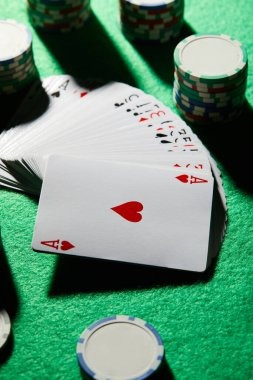 Texas Hold'em Bonus table layout with dealer and player positions